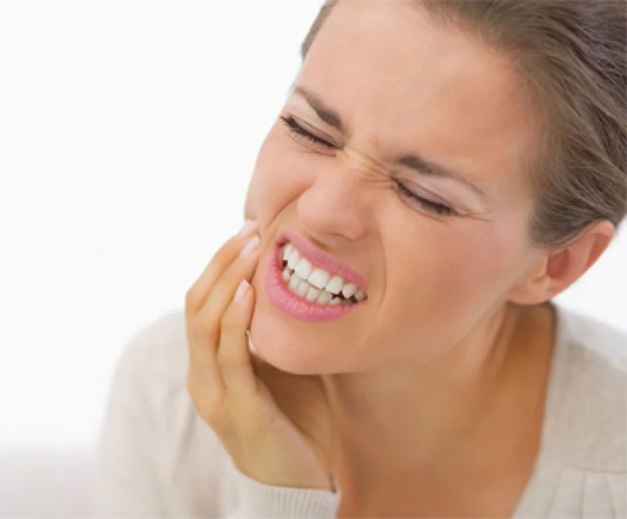 Contro il dolore di denti e gengive: bacche, erbe e piante curative